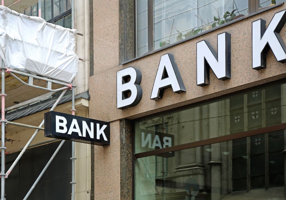 Why Do Banks Close So Early Unveiling the Mystery Behind Limited Banking Hours